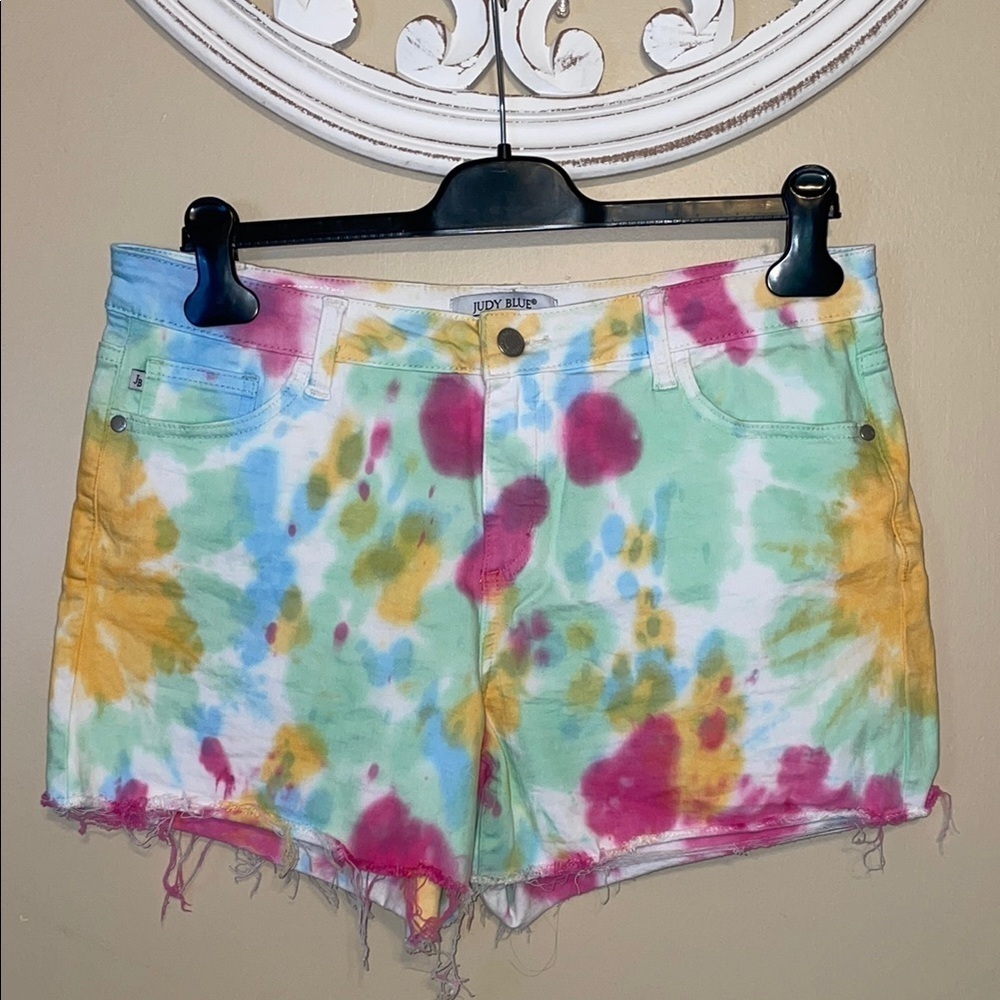 Judy Blue Women's large shorts Tie Dye frayed stretvh white blue pink green